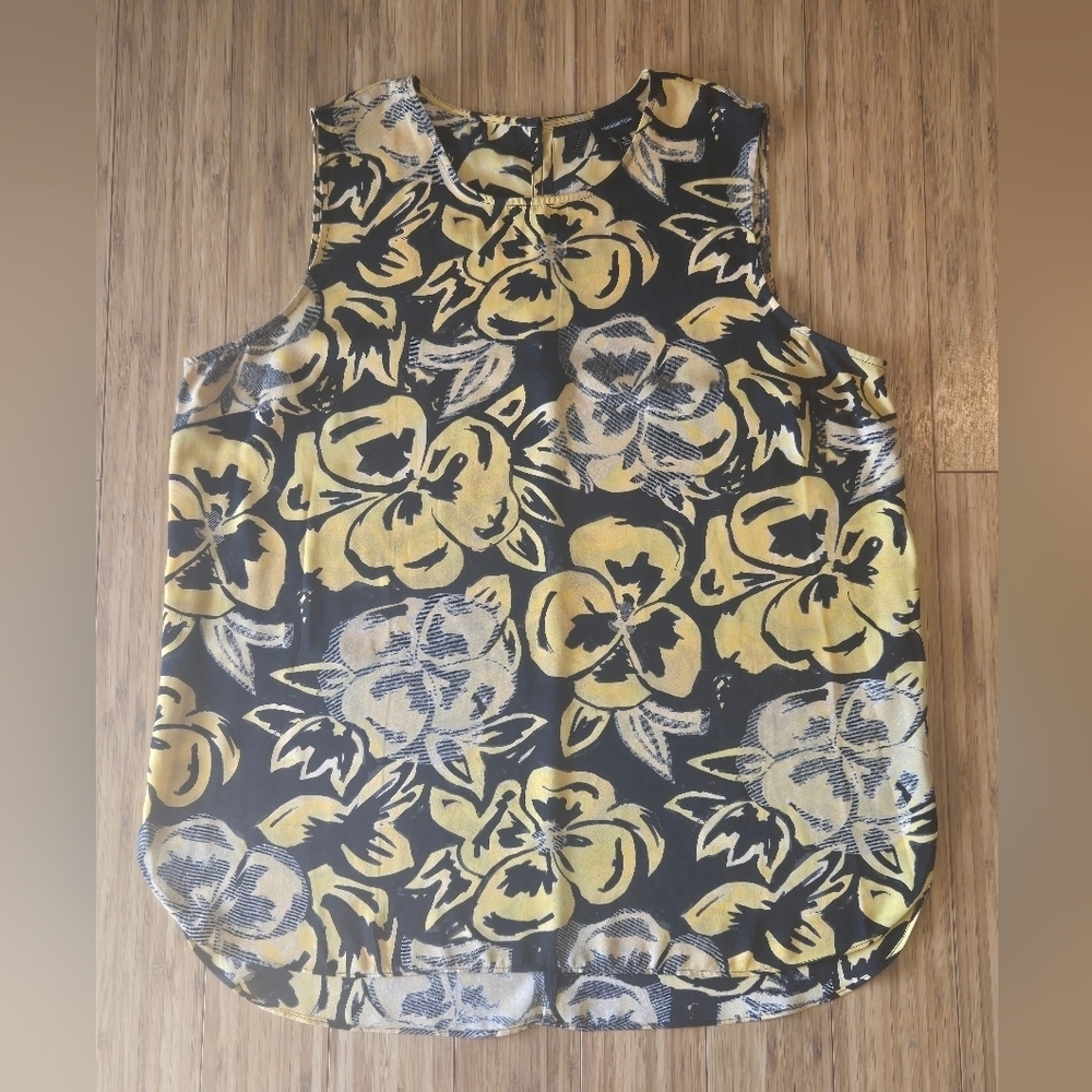 Who What Wear Floral Sleeveless Top